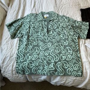 Huf Green Peace sign shirt